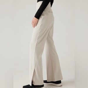 Athleta Venice Flare Size M Cream